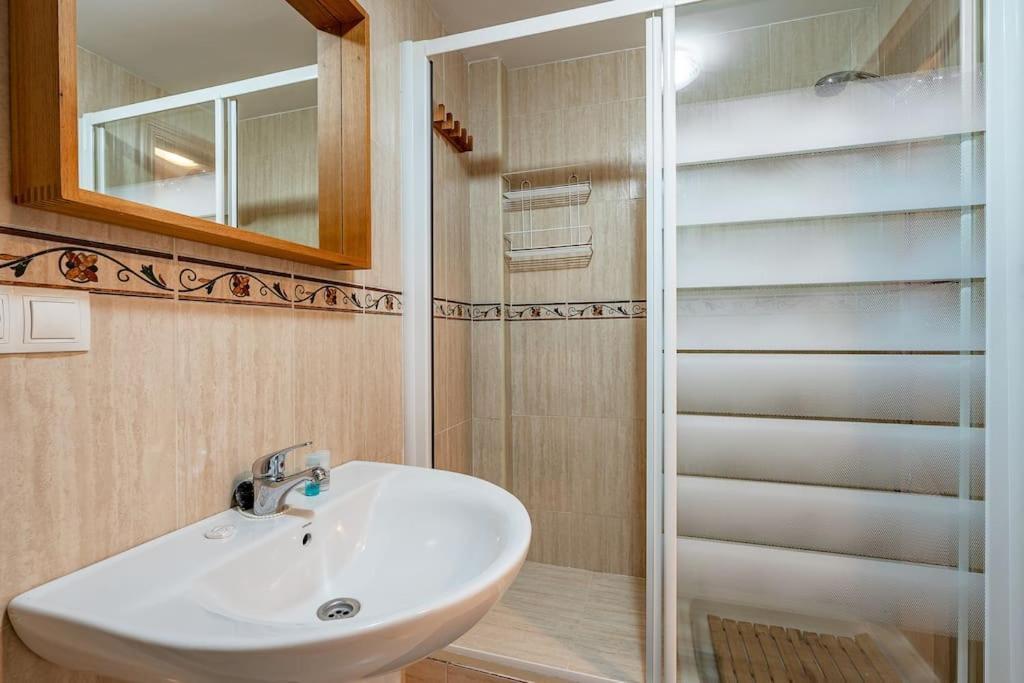 Bonito Apartamento En Monachil Pueblo ภายนอก รูปภาพ